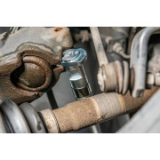 Приспособление для расширения крепления амортизационной стойки или шарового шарнира VT18091